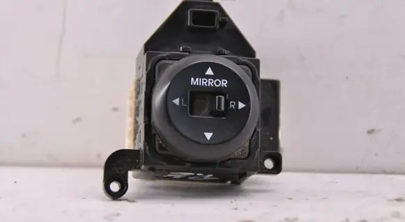Hyundai i30 Wing mirror switch