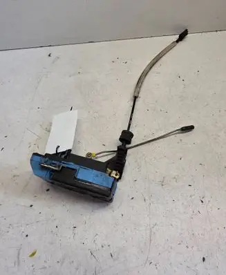 Volvo V70 Front door lock 8650546