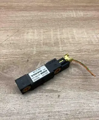 Volvo V70 Airbag deployment crash/impact sensor 8622365 WithPlug