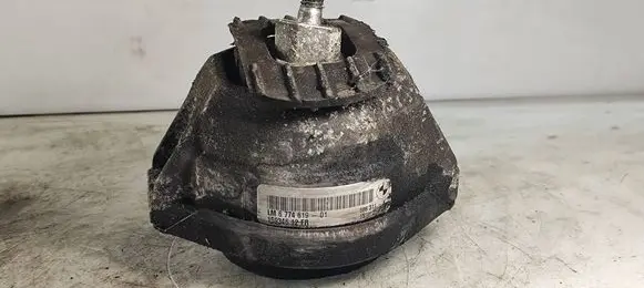 Engine mount bracket