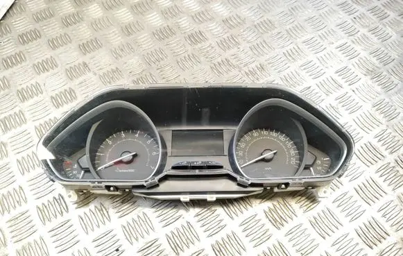 Peugeot 208 Speedometer (instrument cluster) 9825986180 E137HWL2