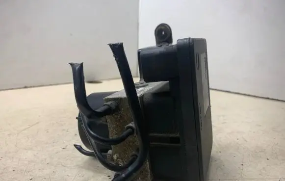 Volvo V50 ABS Pump 00001251E4 30736589A 10096004273