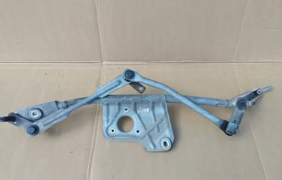 Volvo XC90 Front wiper linkage and motor 30753092