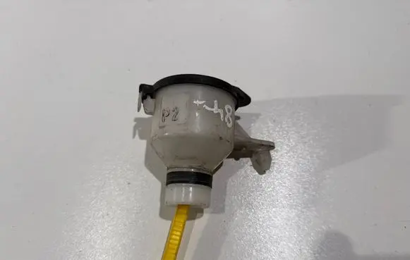 Toyota Prius (XW30) Window washer liquid tank fill tube 001023 001024