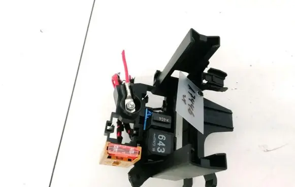 Toyota RAV 4 (XA20) Fuse box set 8K1937503A