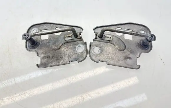 Volkswagen Golf VIII Engine bonnet/hood lock/latch loop/hook 5H0823185C