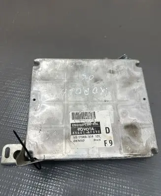 Toyota Corolla Verso E121 Engine control unit/module 896610F090