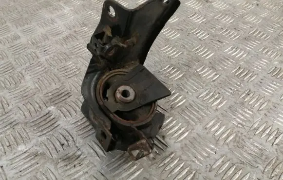 Toyota Corolla Verso AR10 Engine mount bracket 123720R010
