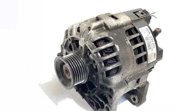 Volkswagen Polo V 6R Generator/alternator 03D903025J
