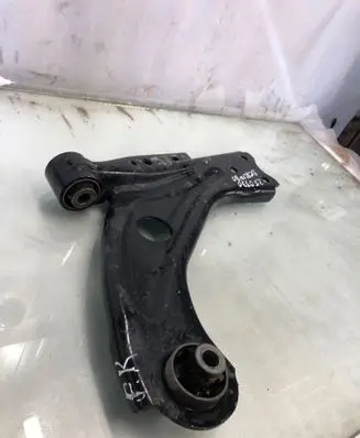 Citroen Berlingo Front lower control arm/wishbone 98138523
