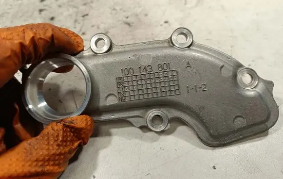 Mercedes-Benz E W213 Oil sump strainer pipe 100143801