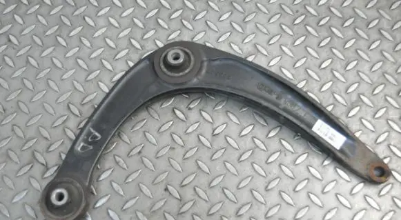 Citroen DS4 Front lower control arm/wishbone 833547