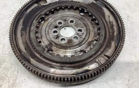 Volkswagen PASSAT B7 Flywheel 036105266AA