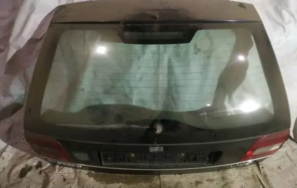 Volvo S40, V40 Tailgate/trunk/boot lid juodas