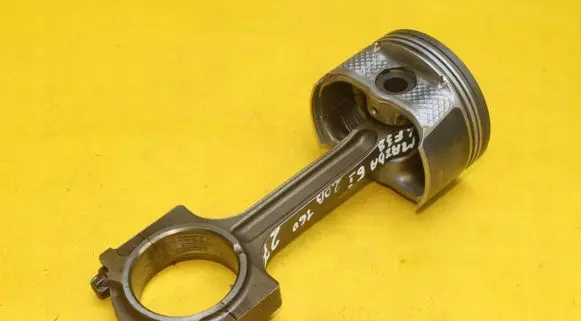 Mazda 6 Piston with connecting rod