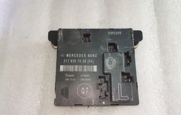 Mercedes-Benz E W211 Door control unit/module 2118201526