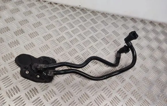 Volvo XC60 Engine coolant pipe/hose 32138001