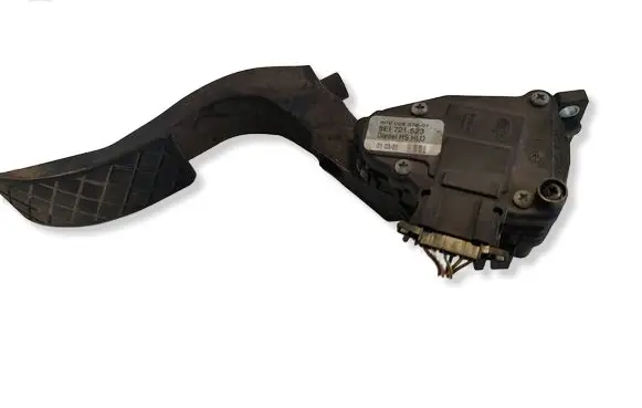 Audi A4 S4 B6 8E 8H Accelerator throttle pedal 8E1721523