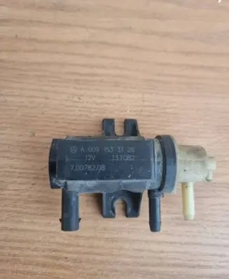 Mercedes-Benz E W212 Turbo solenoid valve A0091533128 13T082 70078208