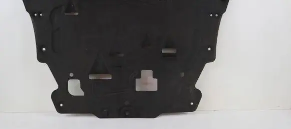 Volvo V60 Engine splash shield/under tray 32226491