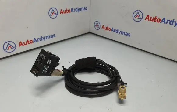 BMW X5 F15 USB socket connector 9266607 841092266607