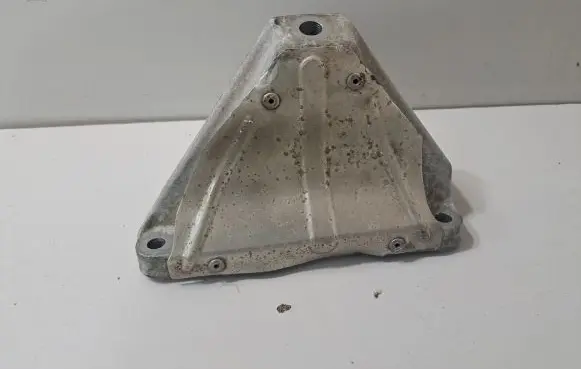 BMW 6 F12 F13 Engine mounting bracket 6777624