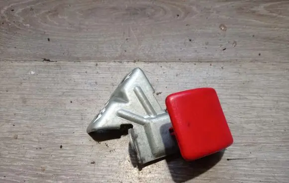 Volvo V50 Engine bonnet (hood) release handle