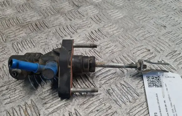 Clutch slave cylinder