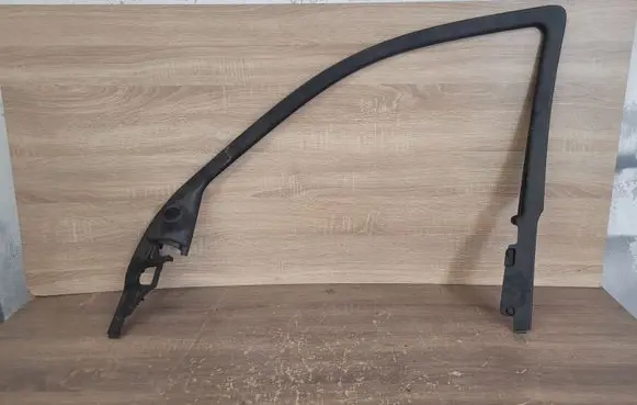 Dodge Durango Front door glass trim molding 5XL18DX9AA 6018830 218371