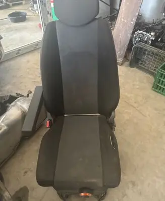 Renault Master III Front driver seat 63206105328