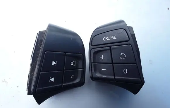 Volvo S40 Steering wheel buttons/switches 8637491 8637471