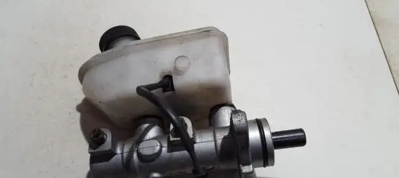 KIA Carnival Master brake cylinder