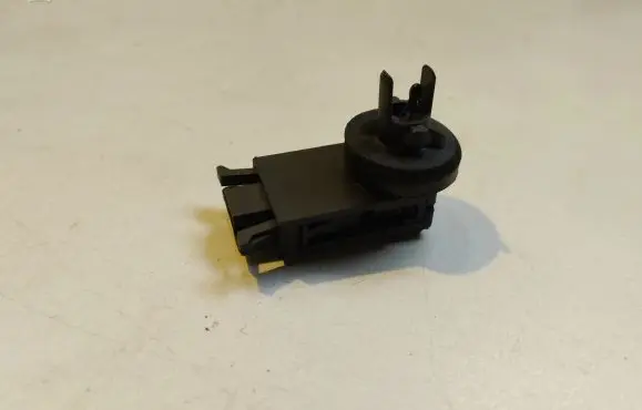 Audi A4 S4 B5 8D Interior temperature sensor 1H0907543A 750400
