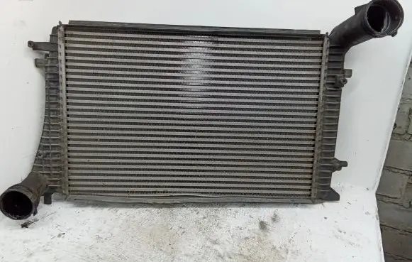 Volkswagen Caddy Intercooler radiator 1K0145803Q