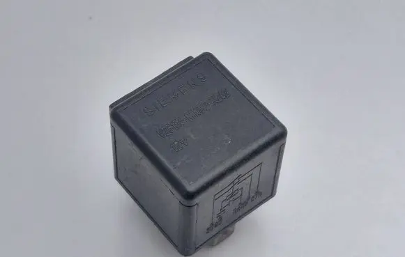 Volkswagen Golf IV Other relay V23134M1052X242