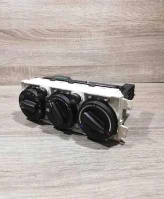 Toyota Avensis T250 Climate control unit 5590005120 MB1465700754