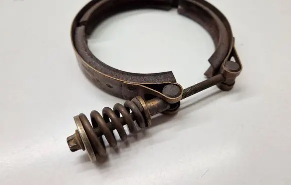 BMW 7 E65 E66 Muffler pipe connector clamp 7793677