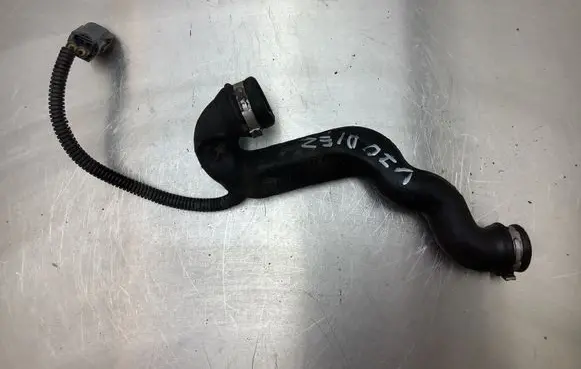 Volvo V70 Breather/breather pipe/hose 30788009