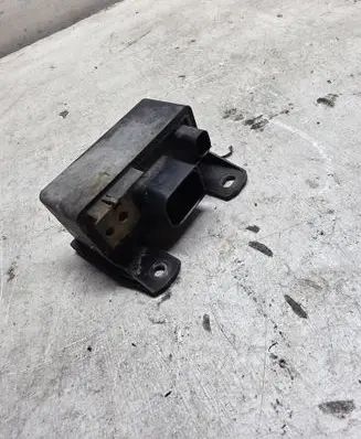 Mercedes-Benz E W211 Glow plug pre-heat relay