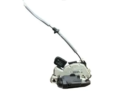 Seat Toledo IV (NH) Front door lock 5E2837016