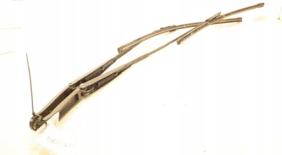 Renault Fluence Front wiper blade arm