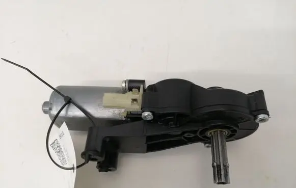 Mercedes-Benz E W212 Seat adjustment motor 0390203326