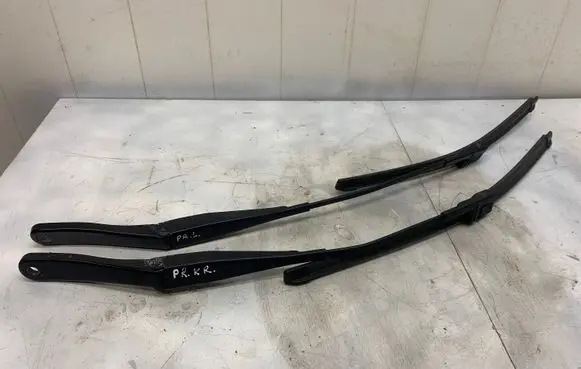Opel Astra H Front wiper blade arm