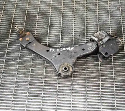 Volvo V70 Front lower control arm/wishbone 211110