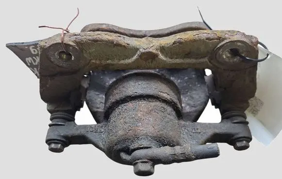 Toyota Auris 150 Front brake caliper