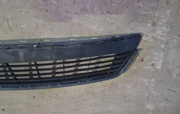 Toyota Yaris Front bumper lower grill 531120D210