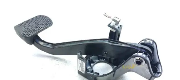 Mercedes-Benz C W204 Brake pedal A2042902001