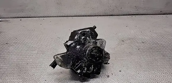 KIA Carens II Fuel injection high pressure pump 0445010121 3310027400