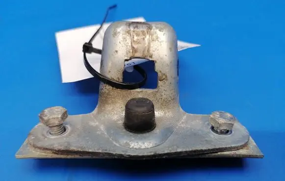 Mercedes-Benz E W123 Trunk lock loop 