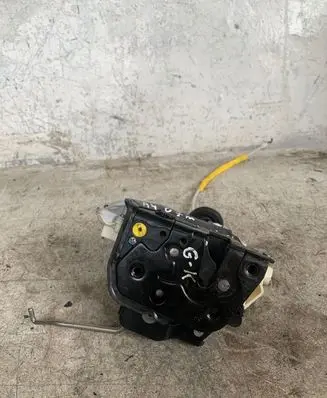 Audi A4 S4 B7 8E 8H Rear door lock